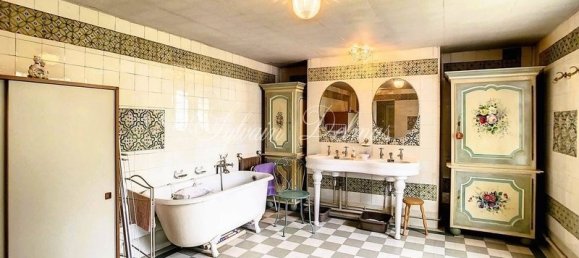 15 rooms House in Joue-les-Tours, France No. 54662 11