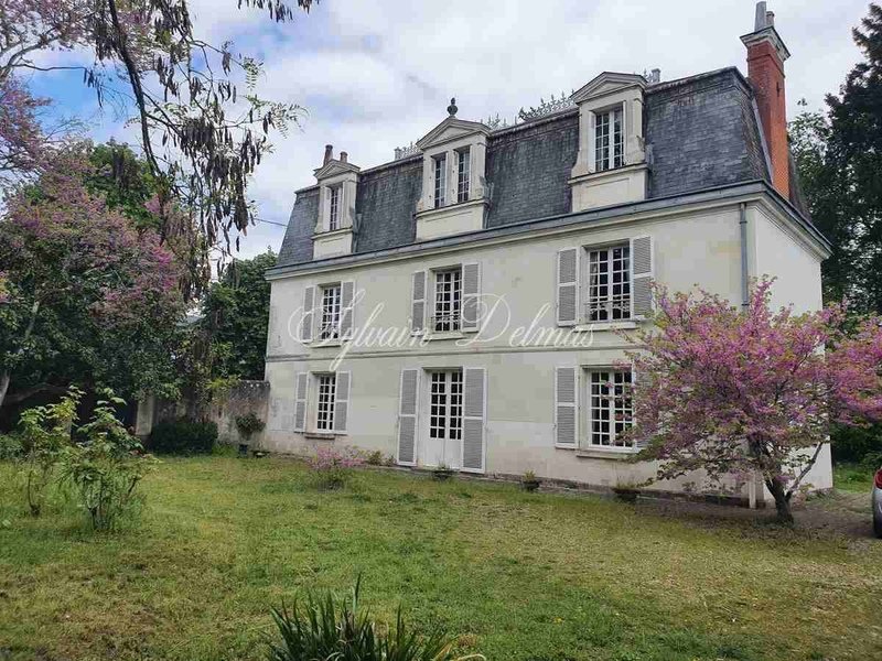 15 rooms House in Joue-les-Tours, France No. 54662