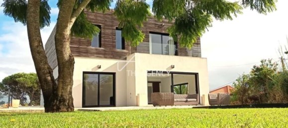 5 bedrooms Villa in Cascais, Portugal No. 116713 2
