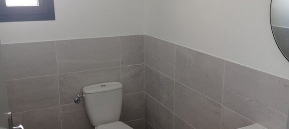 Villa de 3 dormitorios en Ginestas, France No. 336285 9