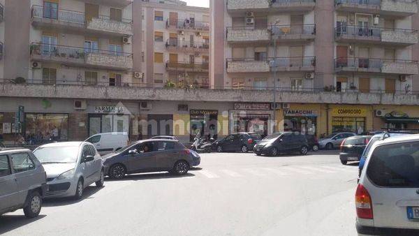 1 room Commercial property in Messina, Italy No. 375223