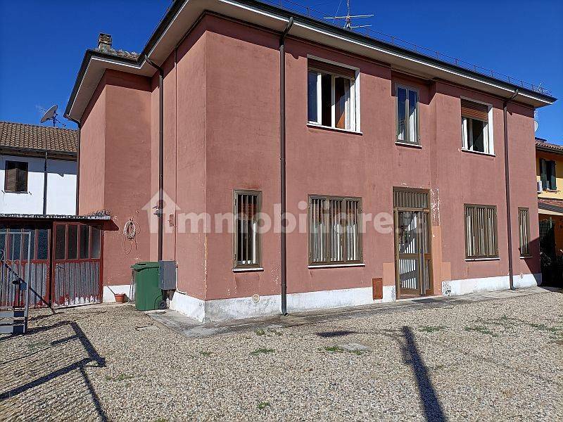 4 bedrooms House in Mortara, Italy No. 322231