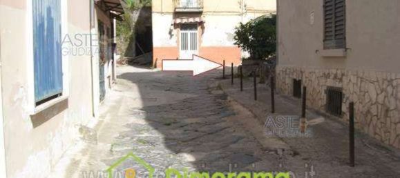 5 rooms Apartment in Striano, Italy No. 9549 20
