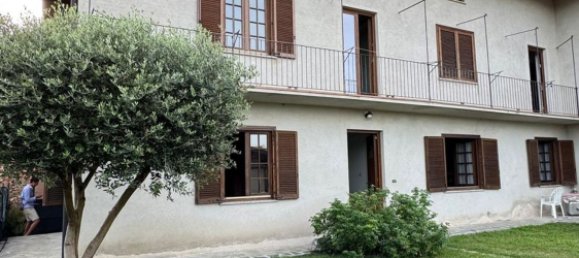 8 bedrooms House in Cossato, Italy No. 321333 4