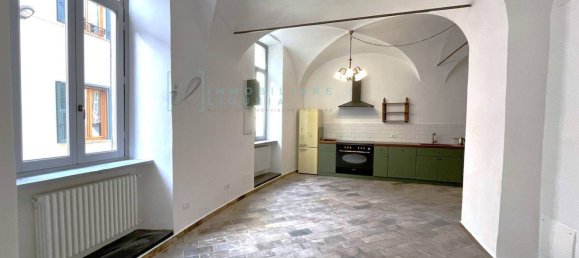 4 rooms Apartment in Pieve di Teco, Italy No. 180170 2