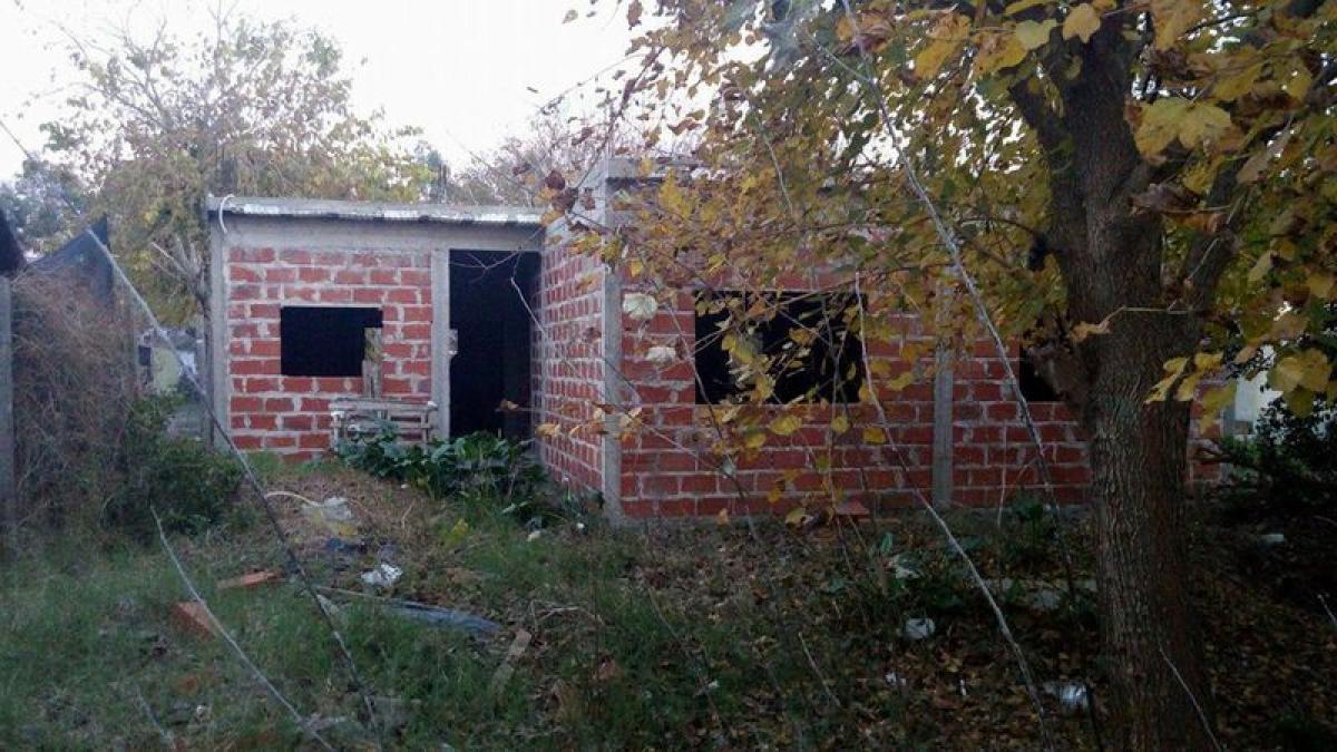 3 Schlafzimmer Grundstück in Florencio Varela, Argentina, Nr. 37950