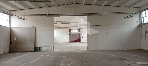 740m² Warehouse in Reggio Emilia, Italy No. 371945 2