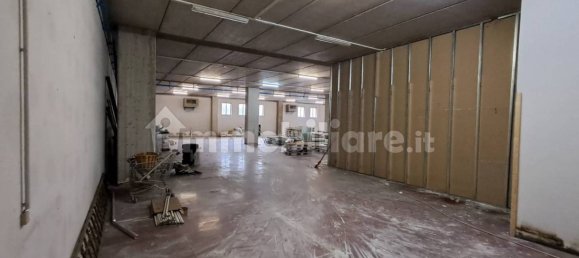 450m² Warehouse in Albino, Italy No. 260188 9