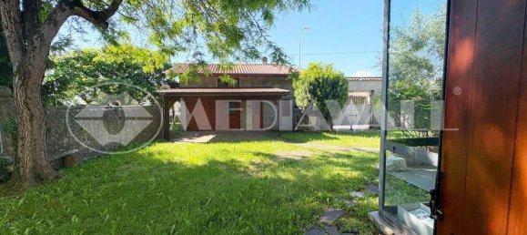 3 Schlafzimmer Haus in Pordenone, Italy, Nr. 281308 2