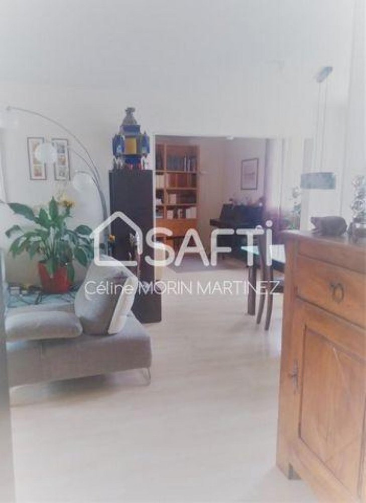 3 bedrooms Apartment in Pau, France No. 6485
