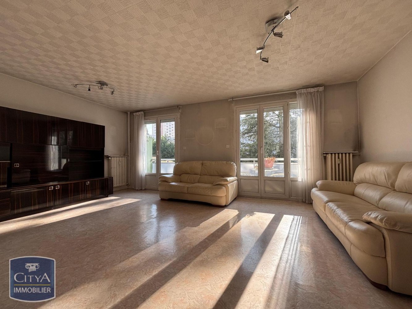 Apartamento de 2 dormitorios en Saint-Etienne, France No. 273024