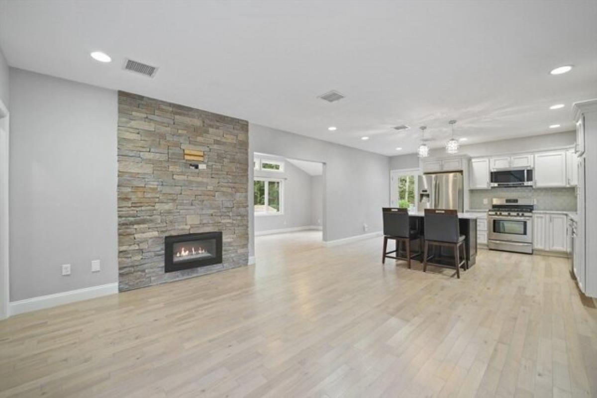 5 bedrooms House in Acushnet, USA No. 370991