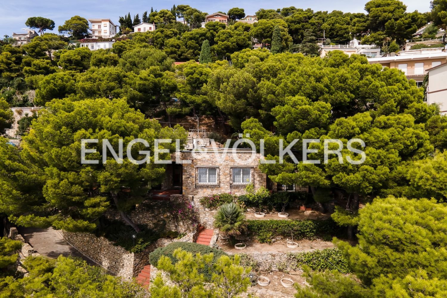 Villa de 5 habitaciónes en Andora, Italy No. 65006