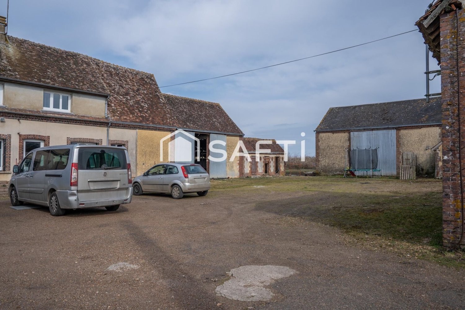 4 bedrooms House in Unverre, France No. 341883