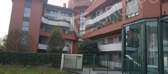 Квартира с 2 комнатами в Леньяно, Италия № 295978 4