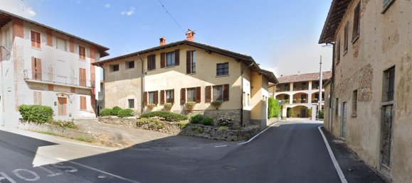 5-salle Appartement à Alzate Brianza, Italy No. 13712 3