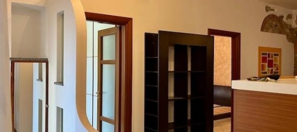 5-salle Appartement à Alzate Brianza, Italy No. 13712 5