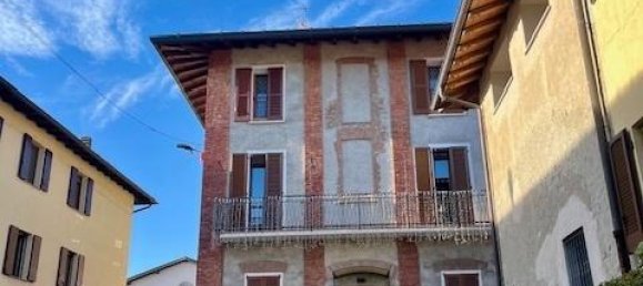 5-salle Appartement à Alzate Brianza, Italy No. 13712 2