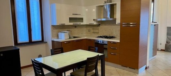 5-salle Appartement à Alzate Brianza, Italy No. 13712 13
