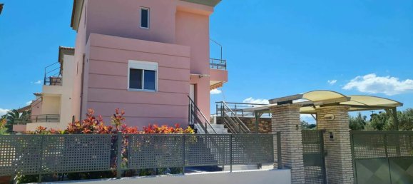 3 Schlafzimmer Gewerbliche Immobilien in Loutraki, Greece, Nr. 53737 6