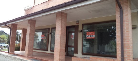 Коммерческая недвижимость с 4 комнатами в Удине, Италия № 126475 13