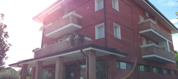 Коммерческая недвижимость с 4 комнатами в Удине, Италия № 126475 3