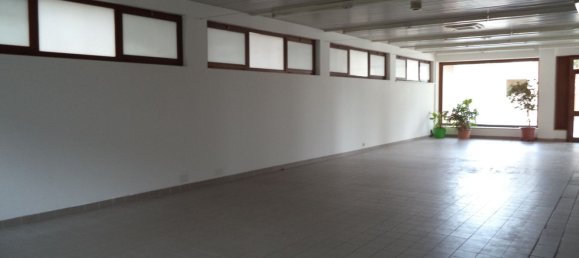 Коммерческая недвижимость с 4 комнатами в Удине, Италия № 126475 32