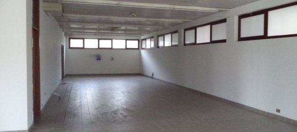 Коммерческая недвижимость с 4 комнатами в Удине, Италия № 126475 45