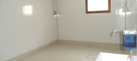 Коммерческая недвижимость с 4 комнатами в Удине, Италия № 126475 23