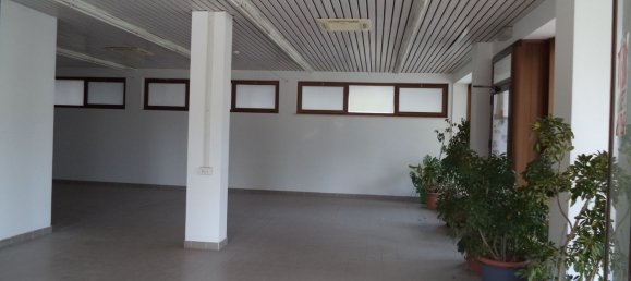 Коммерческая недвижимость с 4 комнатами в Удине, Италия № 126475 48