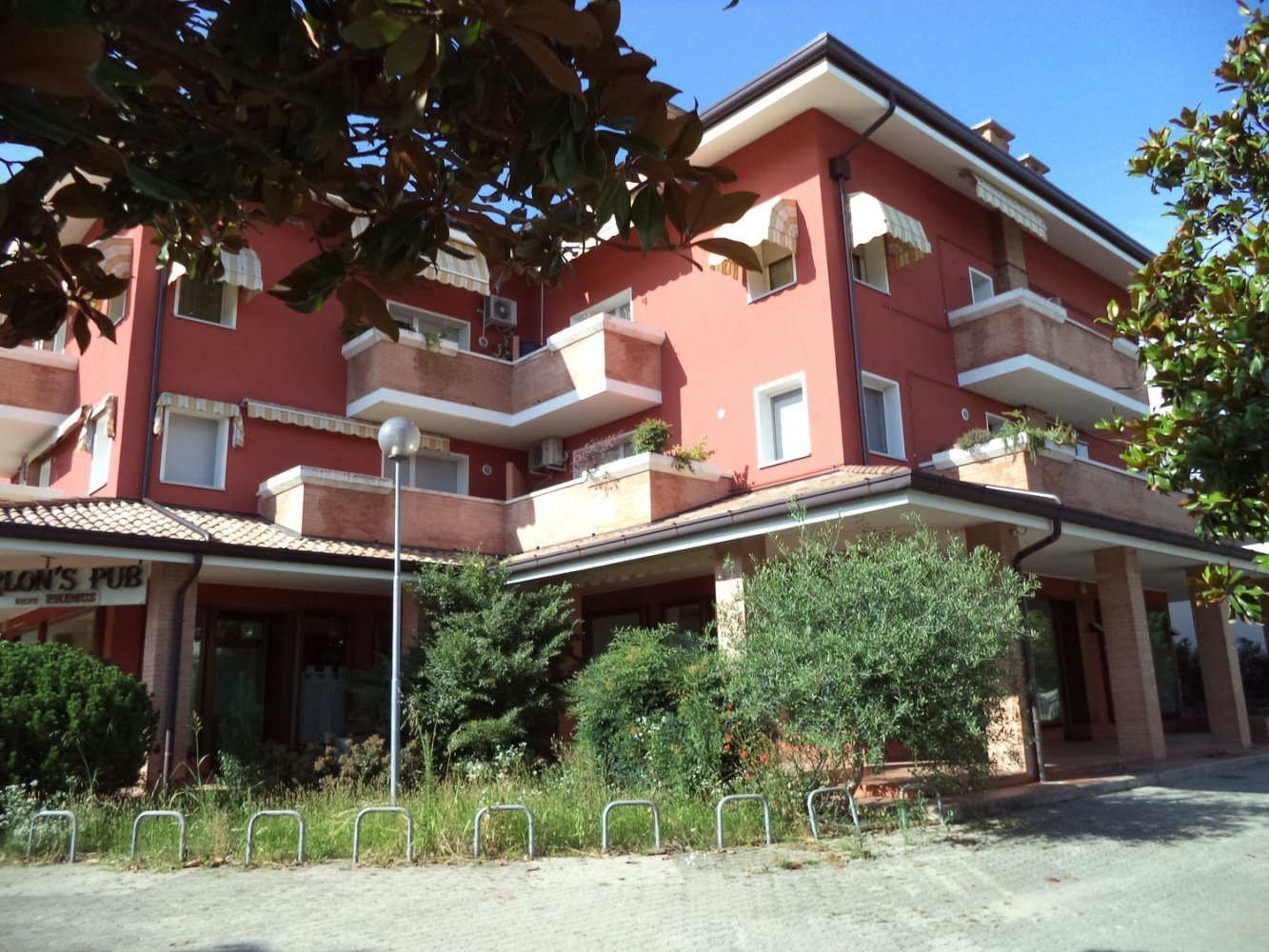 Коммерческая недвижимость с 4 комнатами в Удине, Италия № 126475