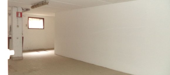 Коммерческая недвижимость с 4 комнатами в Удине, Италия № 126475 19