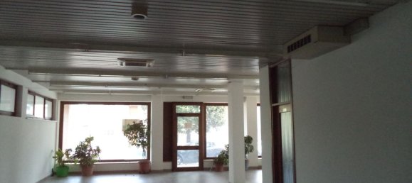 Коммерческая недвижимость с 4 комнатами в Удине, Италия № 126475 38