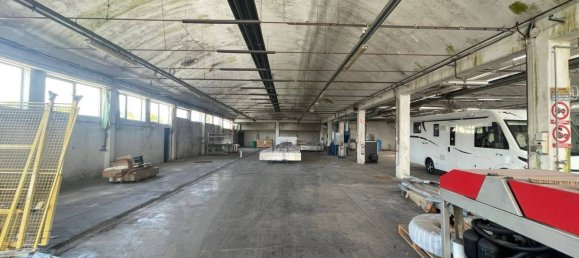 Склад 1020м² в Порденоне, Италия № 265521 5