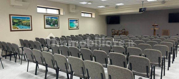 Entrepôt à Bari, Italy 200m² No. 370902 2