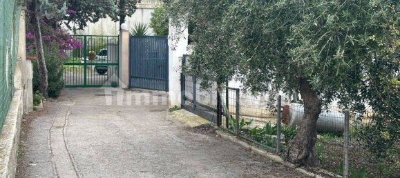 Entrepôt à Bari, Italy 200m² No. 370902 3