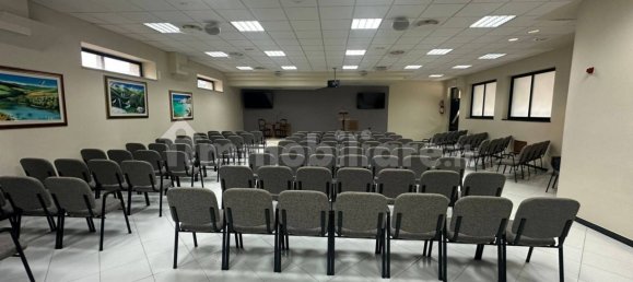 Entrepôt à Bari, Italy 200m² No. 370902 5