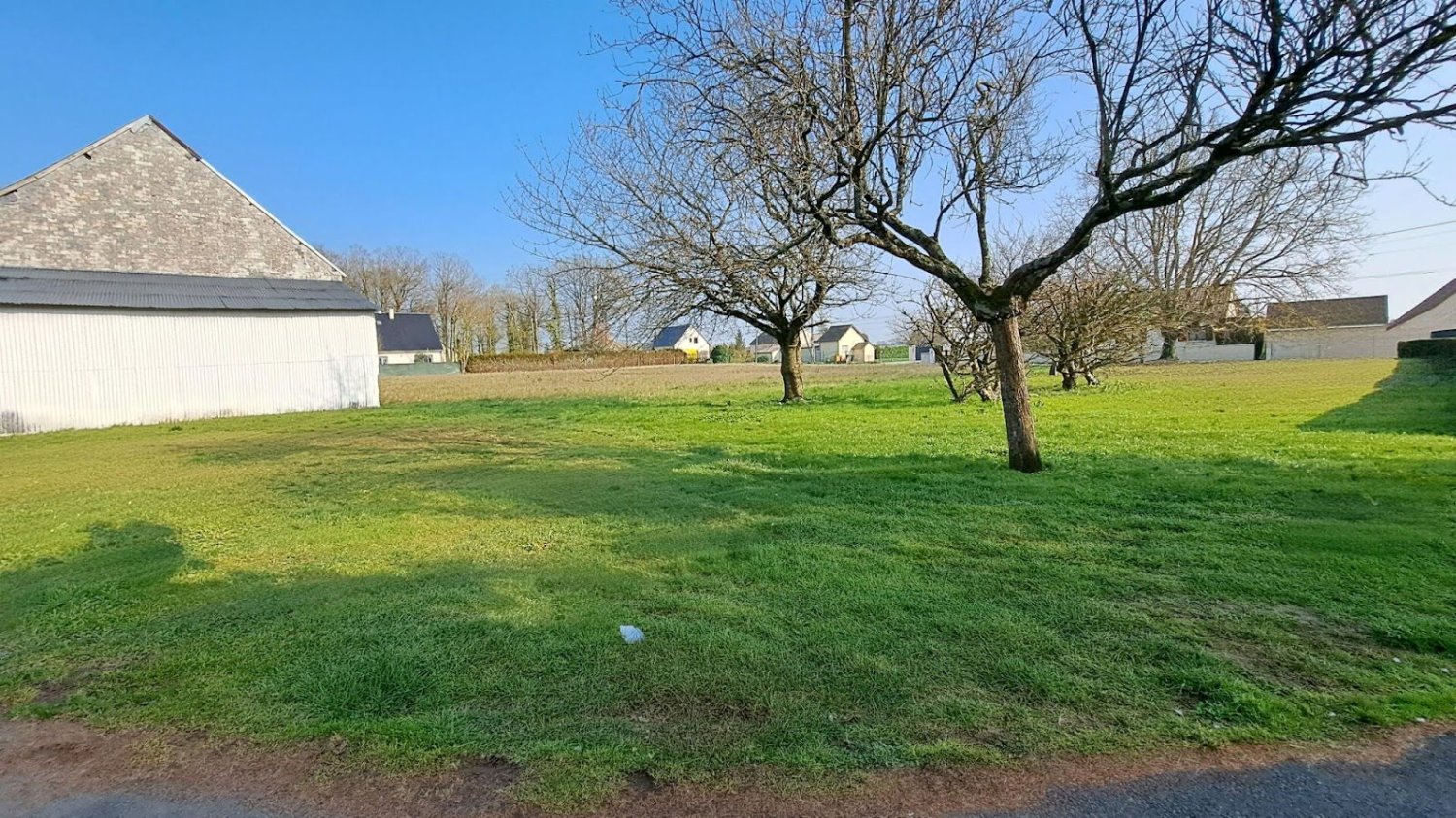 Grundstück in Neuvy-le-Roi, France 940m², Nr. 81196