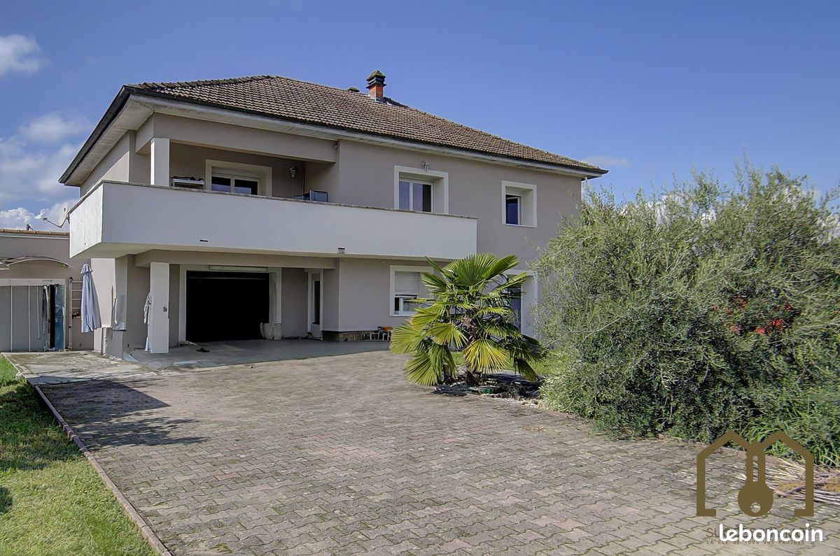 5 غرف نوم منزل في Saint-Romain-de-Jalionas, France رقم 335323