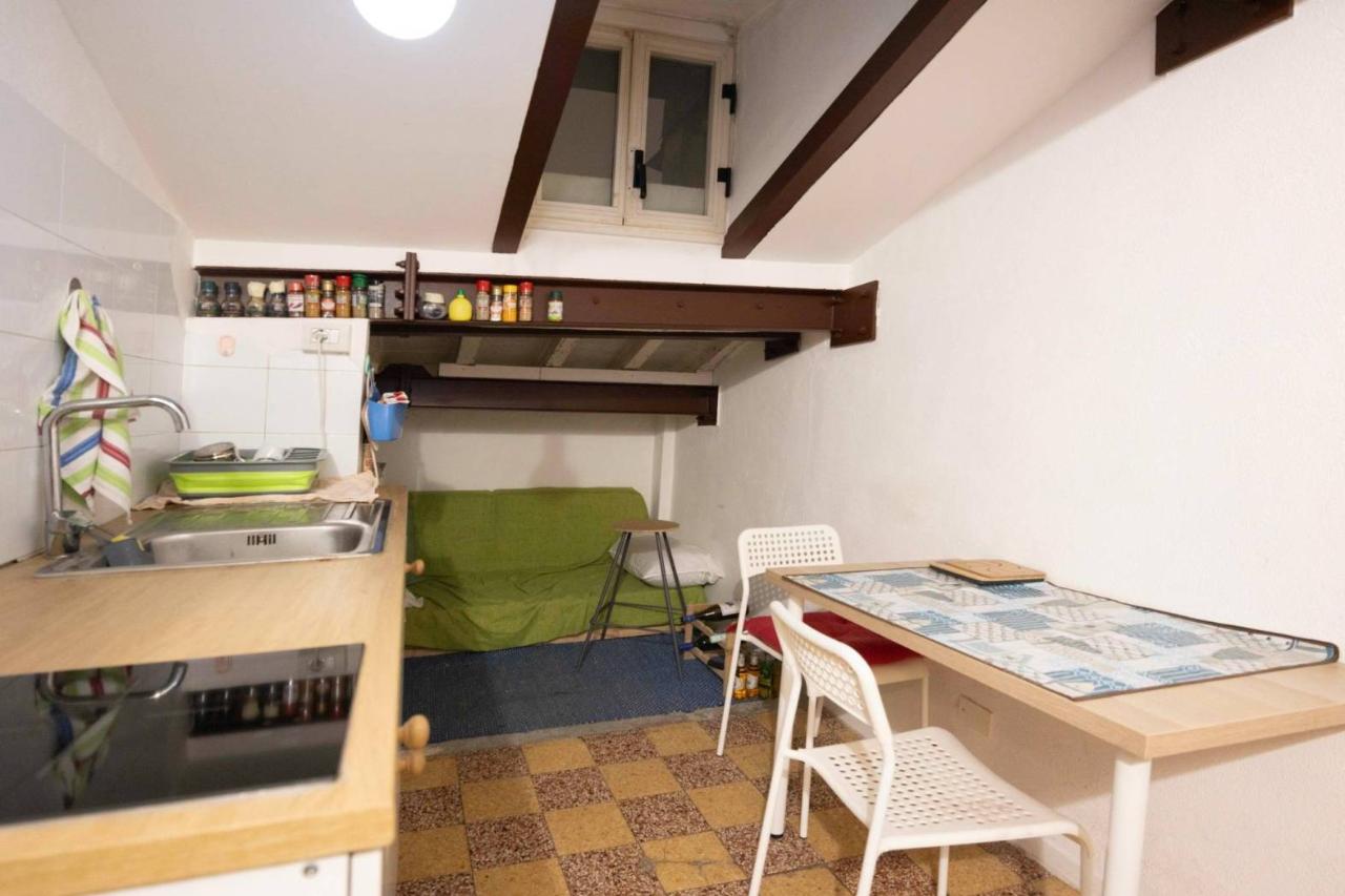 2 rooms Apartment in Bologna, Italy No. 38727