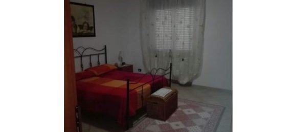 3 bedrooms Apartment in Taranto, Italy No. 252706 2