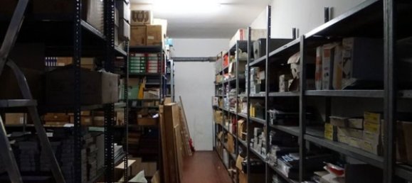 Entrepôt à Biella, Italy 285m² No. 159450 3