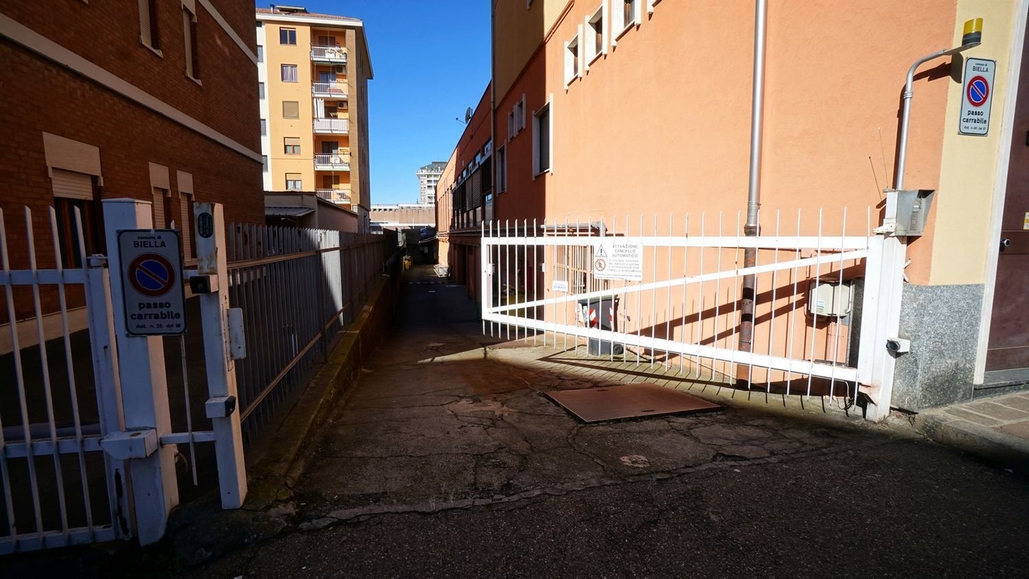 Entrepôt à Biella, Italy 285m² No. 159450