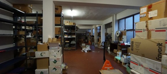 Entrepôt à Biella, Italy 285m² No. 159450 5