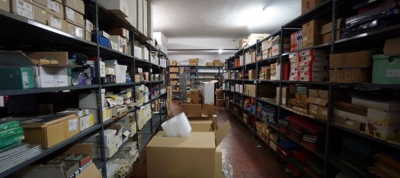 Entrepôt à Biella, Italy 285m² No. 159450 2