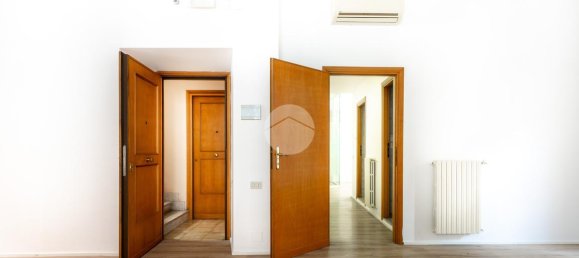 5 rooms Apartment in Rome, Italy No. 230898 10