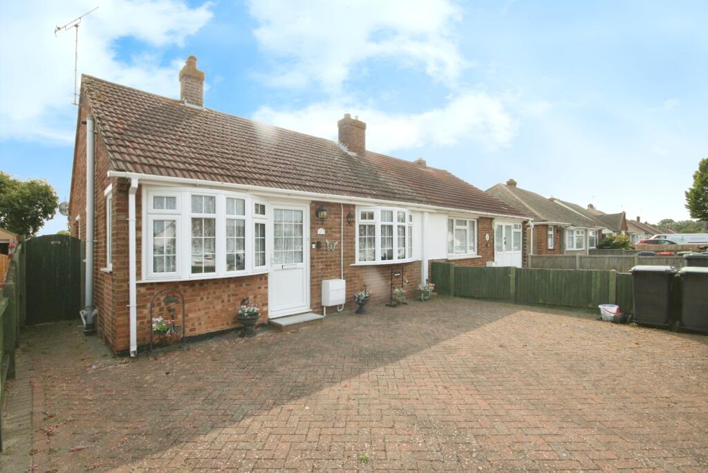 2 bedrooms Bungalow in Herne Bay, United Kingdom No. 10878