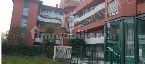 Квартира с 1 спальней в Леньяно, Италия № 290419 2