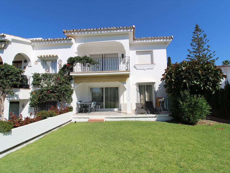 2 bedrooms Apartment in Estepona, Spain No. 280778