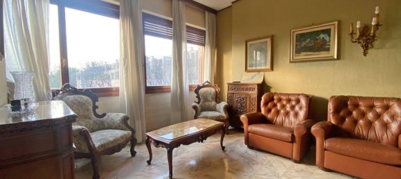 4 rooms Apartment in Milan, Italy No. 336952 3